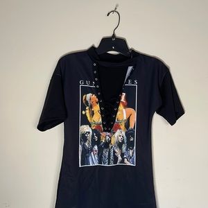 Guns N’ Roses Black tee with cross string in the front